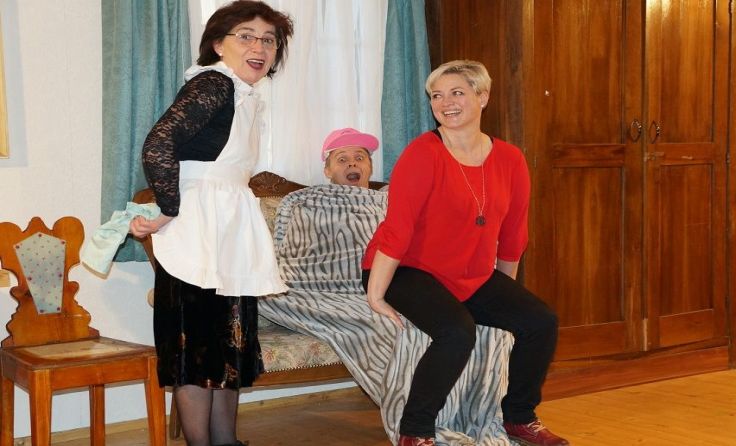 An neun Terminen wird das Pfarrheim Schönering wieder zur Theaterbühne.
