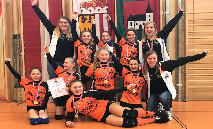 Faustball Staatsmeister U12: Die Mädchen der Union Arnreit.