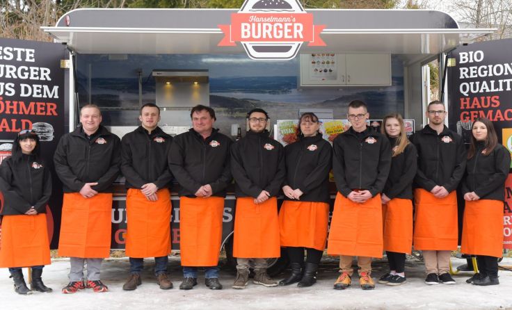 Kevin Weidinger (5.v.l.) und sein Team