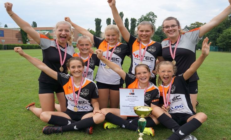 Die vergoldeten Faustball Mädels. Foto: Bauer