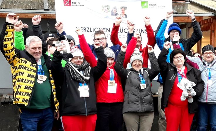 Die Freude bei den Arcus-Sportlern über die Medaillen ist riesig. Fotos: Wallner
