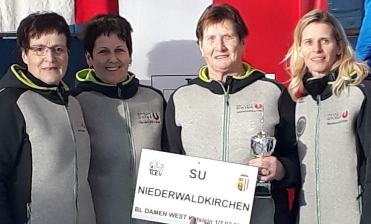 Die Eisstock-Damenmannschaft der Union Niederwaldkirchen Foto: Franz Taucher/ BÖE