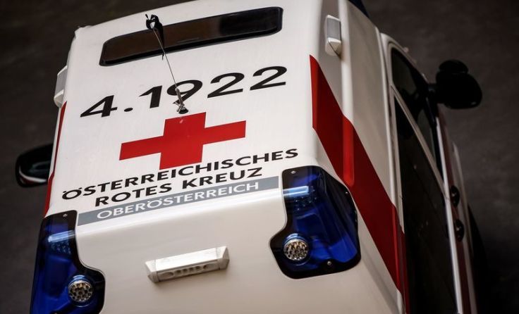 Die Rettung brachte den Mann ins Klinikum Rohrbach. Foto: Weihbold