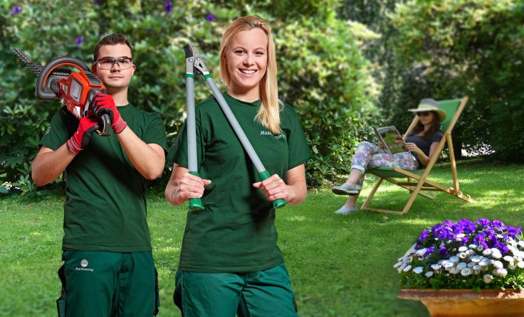 Die Profis vom Land sorgen für einen rundum gepflegten Garten. Fotos: Maschinenring
