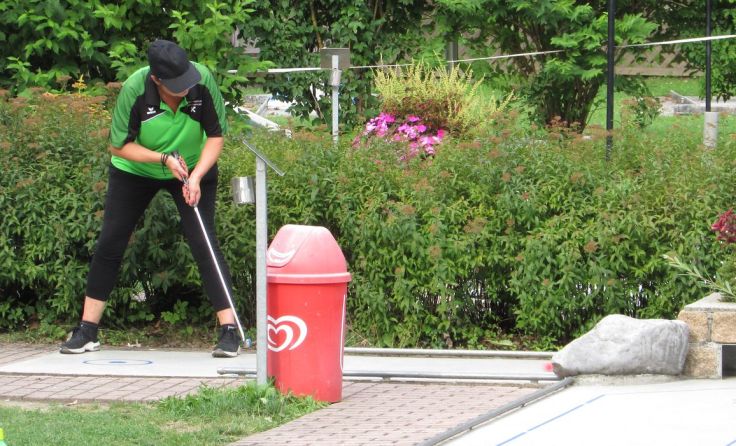 Konzentration und Technik sind beim Minigolf gefragt. Foto: ASKÖ Minigolf Sport Club