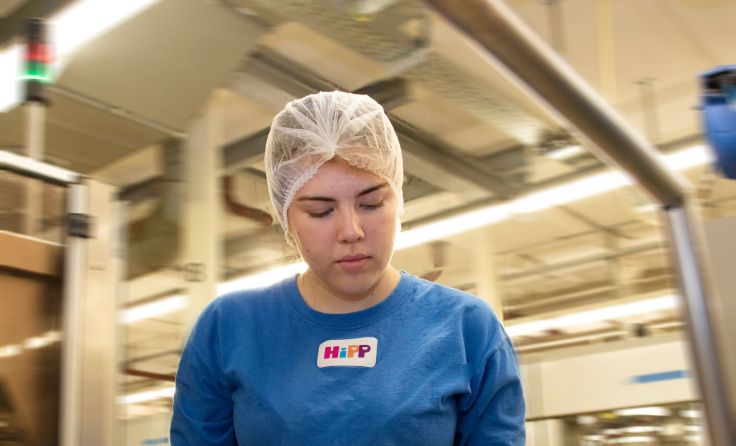Die Firma HiPP Gmunden erhielt das Qualitätsgütesiegel INEO überreicht. Foto: HiPP