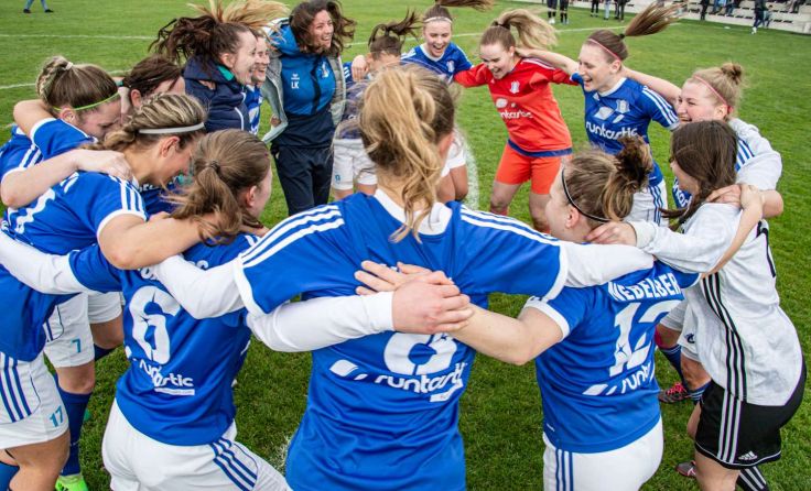 Die Nebelbeger Frauen beim Jubel über den Finaleinzug (Foto: kickerin.at)