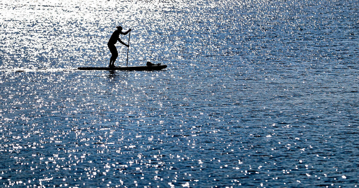 Rettung am Pichlinger See: Stand-Up-Paddler eilte zu 50-Jährigem zu Hilfe
