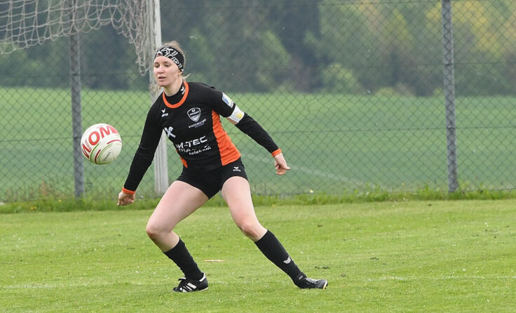 Tanja Gahleitner in der Abwehr (Foto: Manfred Lindorfer)