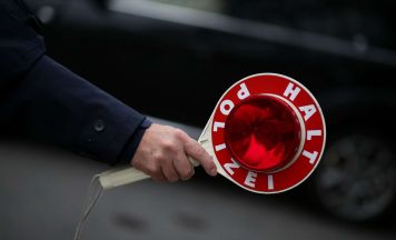 Autofahrer mit gestohlenem Kennzeichen geriet in Linz in Routinekontrolle der Polizei