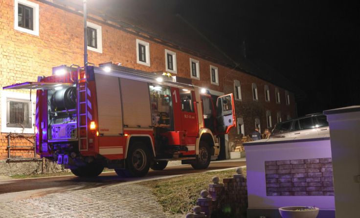 Die Feuerwehr am Einsatzort (Foto: laumat/Matthias Lauber)
