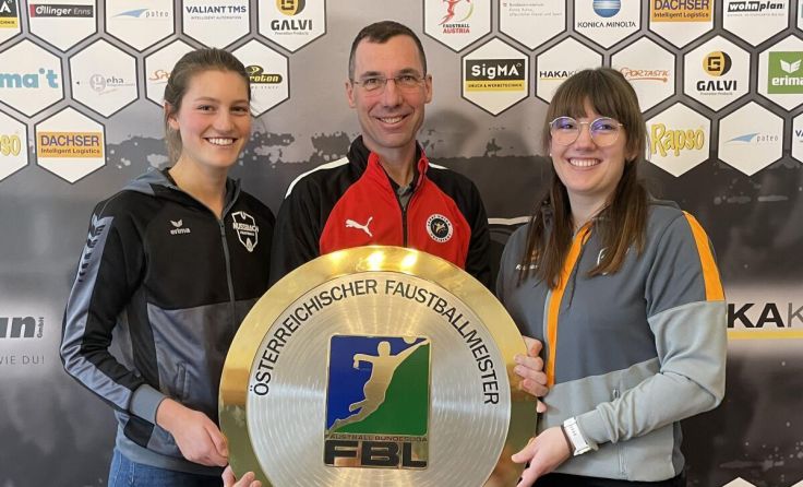 Arnreits Katharina Gahleitner (r.) bei der Final 3 Pressekonferenz (Foto: Thomas Netopilik, ÖFBB)