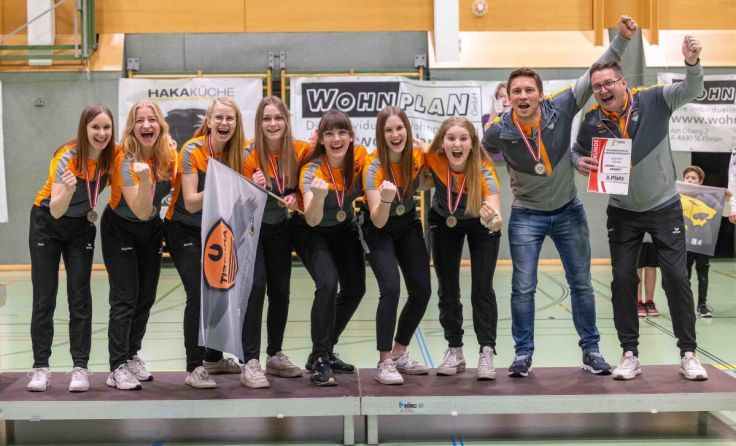 Die Arnreiter Bundesligadamen freuten sich über Bronze. (Foto: Erwin Pils)