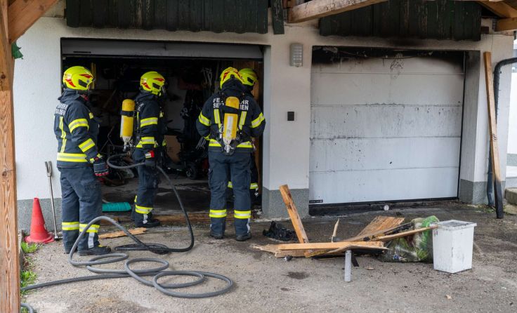 Die Feuerwehr hatte die Lage schnell im Griff. (Foto: TEAM FOTOKERSCHI.AT / MATTHIAS KALTENLEITNER)