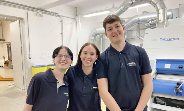 Valentina, Nina und Valentin sind begeistert von ihrer Lehre bei der Lenzing AG. (Foto: LENZING AG)