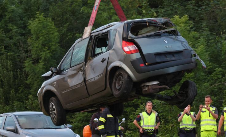 Das Auto wurde beim dem Überschlag völlig zerstört. (Foto: laumat/Matthias Lauber)
