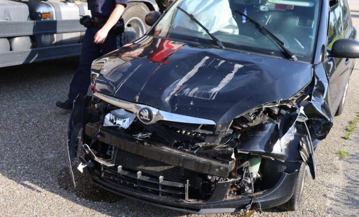 Das Auto wurde der Frau wurde schwer beschädigt. (Foto: laumat/Matthias Lauber)