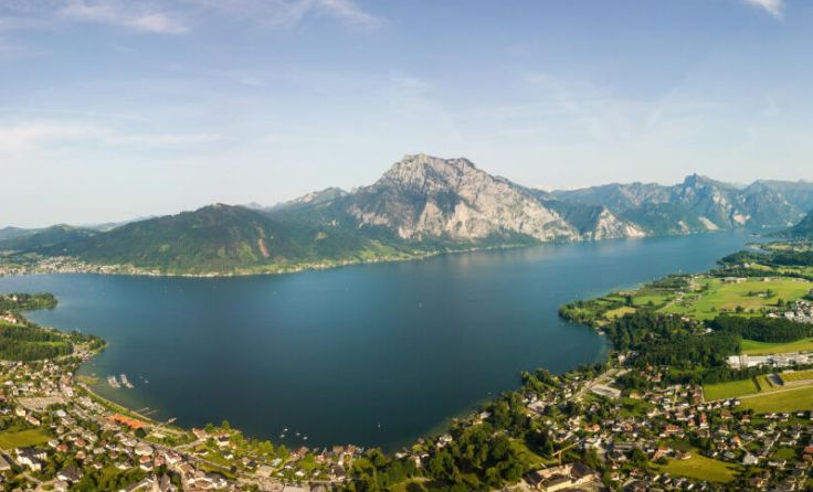 Drohnenaufnahme vom Traunsee (Foto: Tobias/stock.adobe.com)
