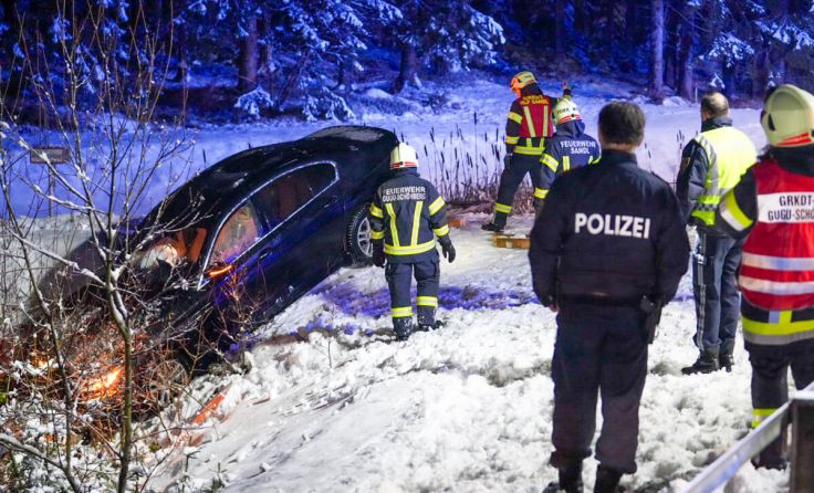 Autounfall am späten Mittwochnachmittag in Sandl (Foto: TEAM FOTOKERSCHI / PANCHUK)