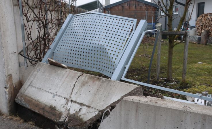 Der beschädigte Zaun (Foto: laumat/Matthias Lauber)