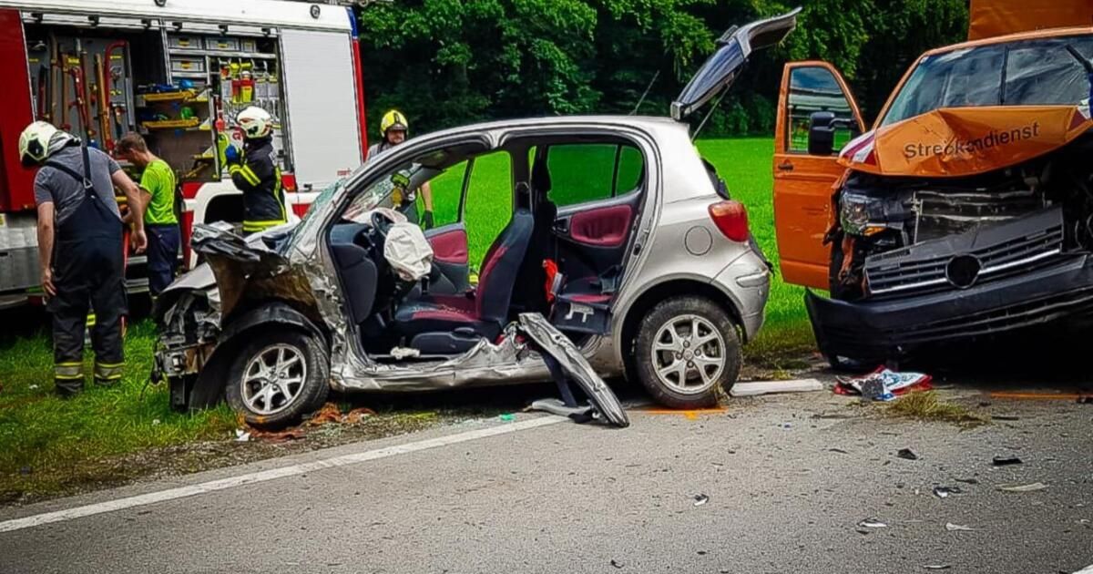Head-on crash in Geretsberg - | Woman trapped in vehicle