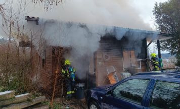 Zehn Feuerwehren bei Wohnhausbrand in Frankenburg im Einsatz