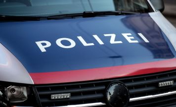 Zehn Fahrzeuge mit schweren technischen Mängeln in Regau aus dem Verkehr gezogen