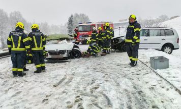 Auto krachte in Gutau in den Gegenverkehr – vier Verletzte