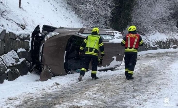Unfall auf dem Güterweg Marreith (Foto: FF Gutau)