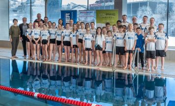AquaSharks starteten mit neuem Look erfolgreich in die Saison