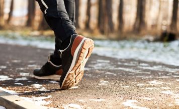 Nach Unfall in Asten sucht die Polizei nach einem Jogger