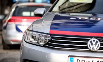 Drogenlenker (37) raste mit schwangerer Frau und Tochter (2) im Auto über die B137 und die A25