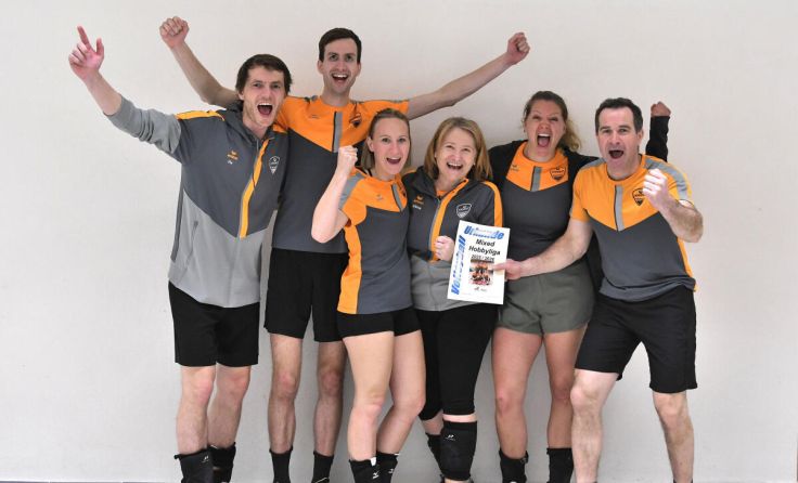 Großer Jubel bei den Arnreiter Volleyballern (Foto: Manfred Lindorfer)