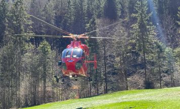 Verletzter Wanderer mit Notarzthubschrauber von der Kremsmauer geflogen