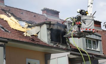 Großeinsatz bei Wohnhausbrand nahe Design Center Linz