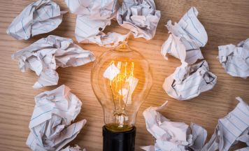 Extra Watt Energieberatung: So lassen sich Stromverträge effizient prüfen