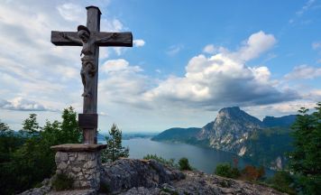 Bergrettung und Alpinpolizei retten abgestürzte Frau am Kleinen Sonnstein