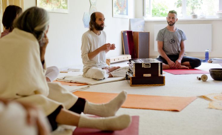Yoga-Ausbildung mit Fabian Scharsach (Foto: Yoga-Akademie Austria)