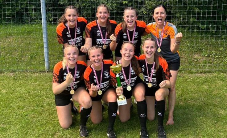 Arnreits U16 mit den Goldmedaillen (Foto: Union Arnreit)