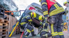 Spektakuläre Einsatzübung in Hinterstoder: Menschenrettung aus Lkw und Pkw