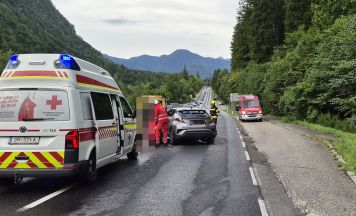 Feuerwehr bei Unfall auf der B145 kurz vor Lauffen im Einsatz