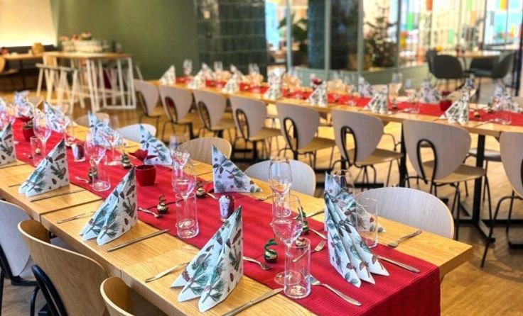 Feiern. Genießen. Wohlfühlen. – Weihnachten in der Stadtoase Kolping. (Foto: Stadtoase Kolping)