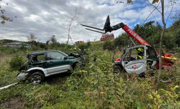 Auto landete nach Überschlag in Baumgartenberg in der Böschung