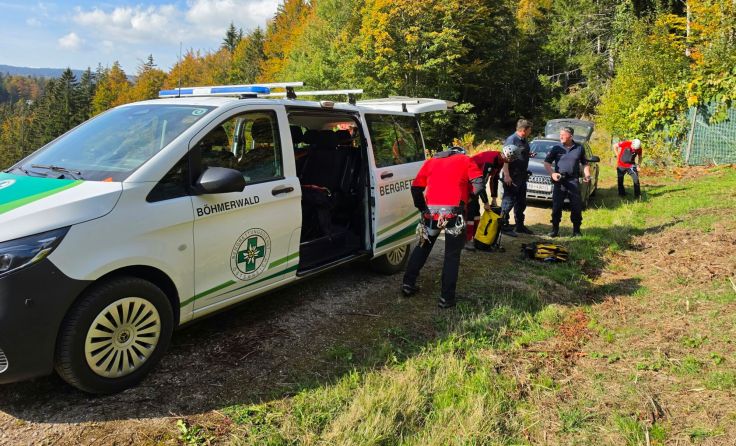 Die Bergretter am Weg zur Einsatzstelle (Foto: Bergrettung Böhmerwald)