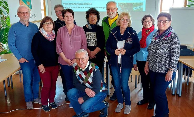 Die Teilnehmer am Smartphone-ABC in Alberndorf
