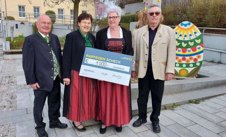 v.l.: Willi und Maria Roth, Irene und Ernst Zeirzer (Obmann Seniorenbund Alberndorf)