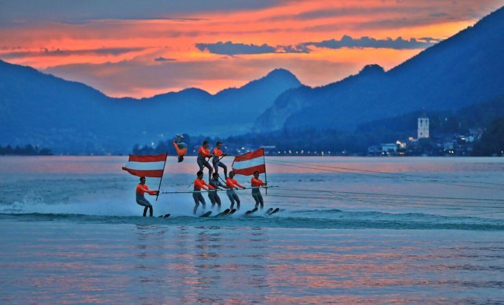 Spektakuläre Darbietungen bei der Wasserskishow am Wolfgangsee (Foto: Reinhard Hörmandinger)