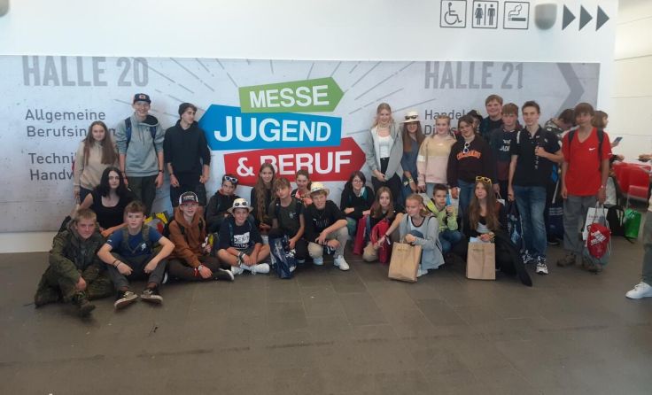 Die Schüler der digiMS bei der Berufsmesse (Foto: digiMS2 Bad Goisern)