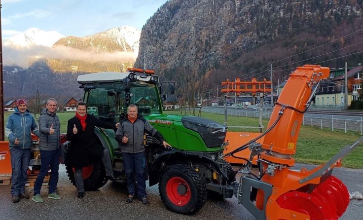 Lieferung des Kompakttraktors (Foto: Peter Perstl)