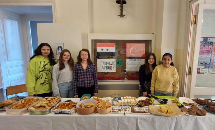 Schüler organisierten Jausenbuffet (Foto: JNMS Bad Ischl)